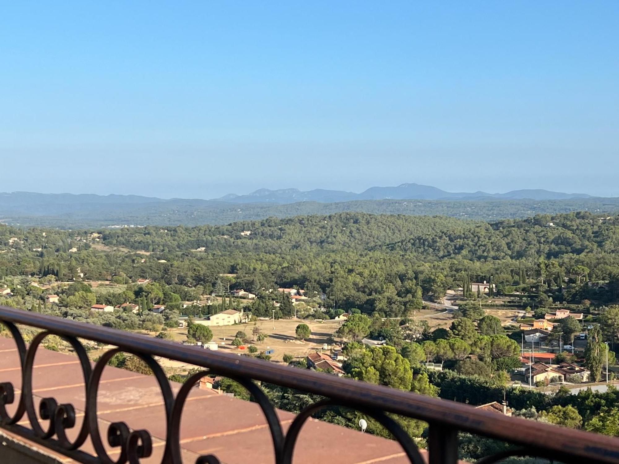 Au Coeur De Seillans, Charmant Logement, Grande Terrasse Et Panorama Экстерьер фото